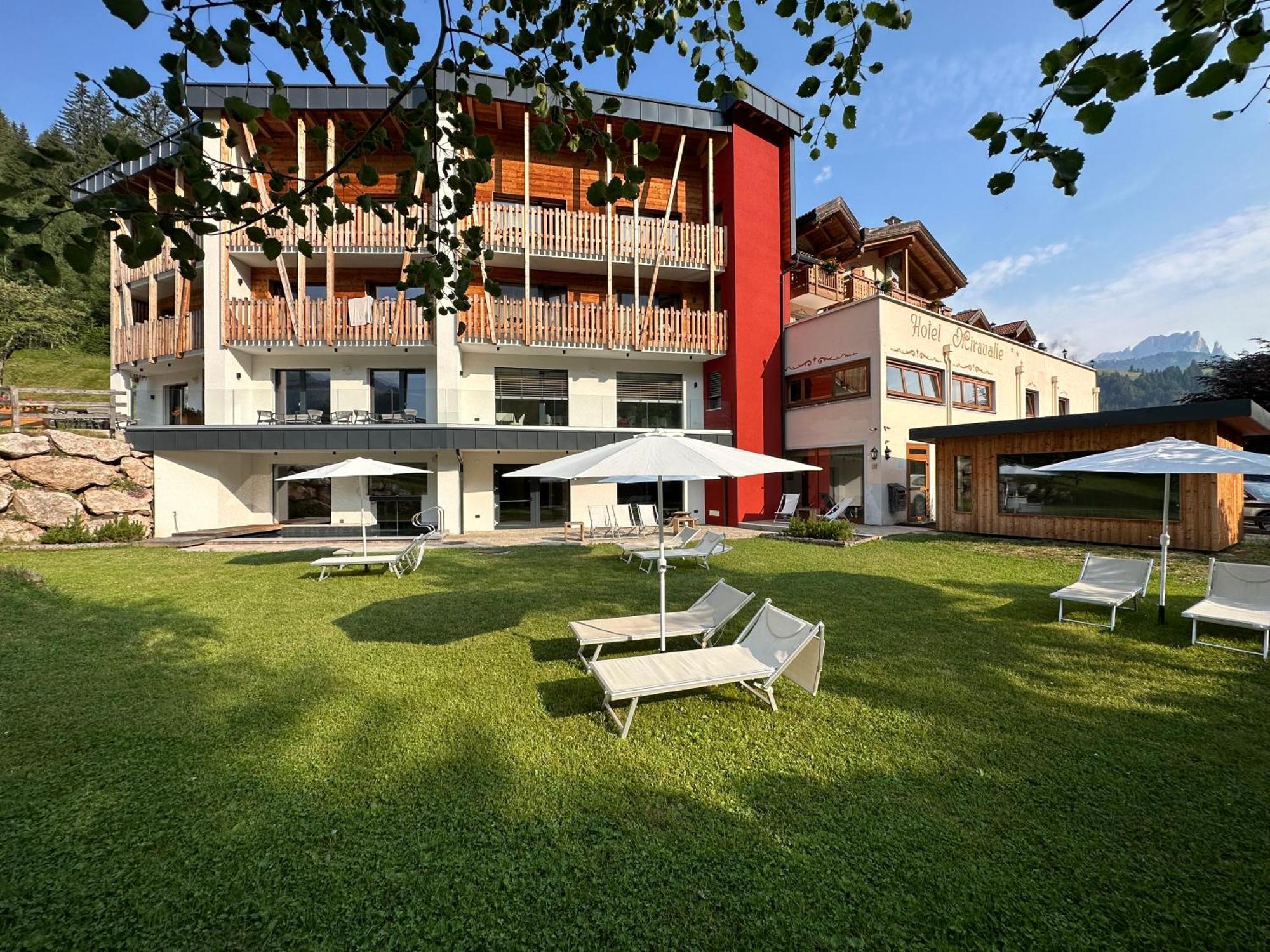 Hotel Miravalle Soraga Buitenkant foto