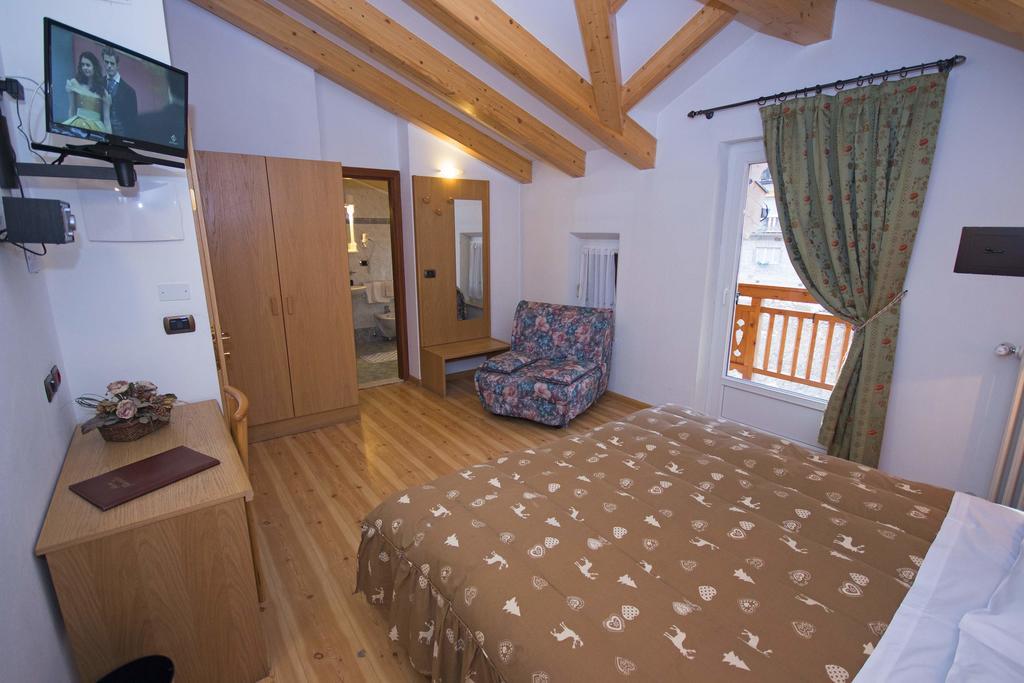 Hotel Miravalle Soraga Buitenkant foto