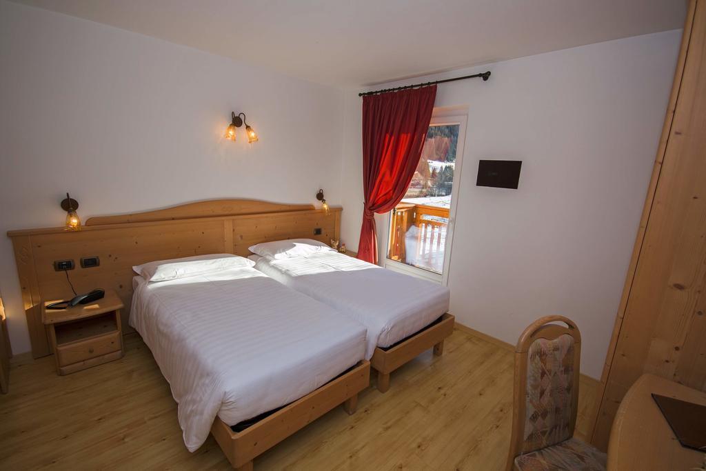 Hotel Miravalle Soraga Buitenkant foto
